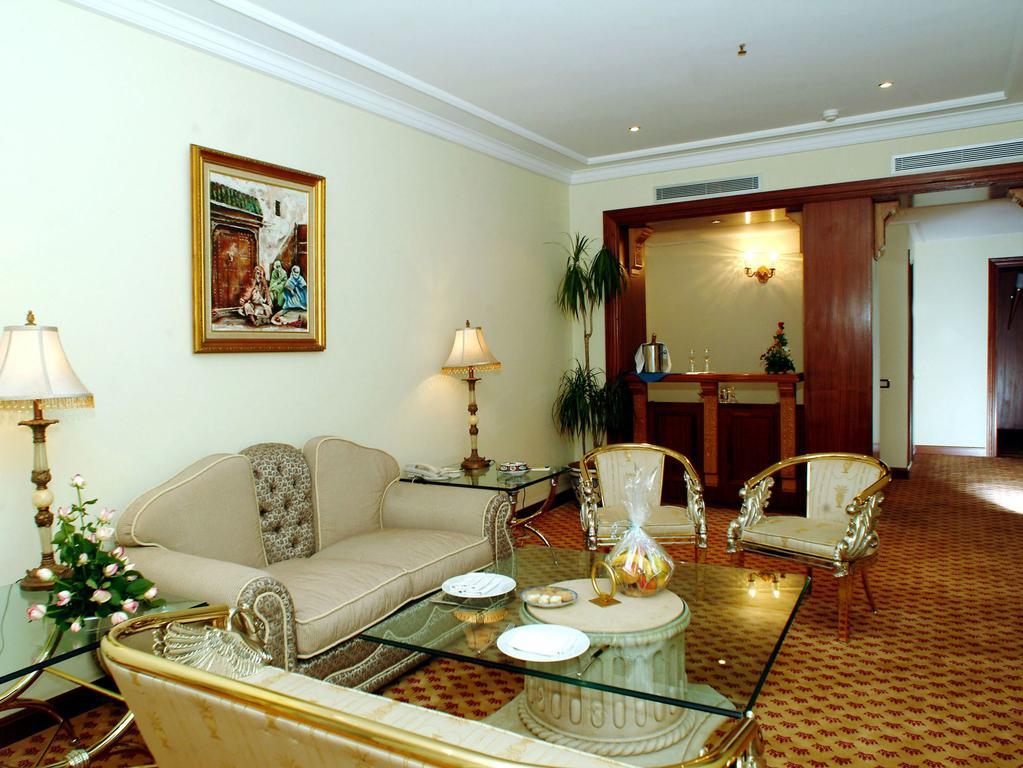 King Suite Non-Smoking,1277087674:JPEG